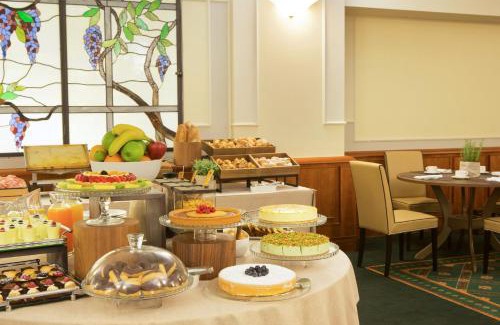 Ripamonti Corvetto Hotel | Discover Starhotels Business Palace: Pet Friendly & Pool
