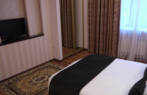 Volgograd Hotel | Discover Stariy Stalingrad: 4-Star Hotel with Top Ratings