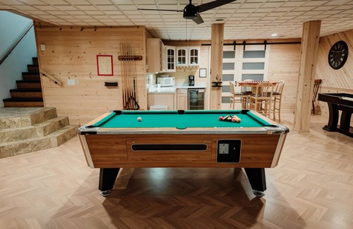 Sister Bay Cabin | Starkhaus: Perfect Cabin Near Downtown SB with Pool