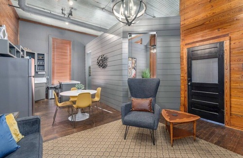 Downtown Apartment | Historic Starlet Hotel in Downtown Bryan - Family Friendly