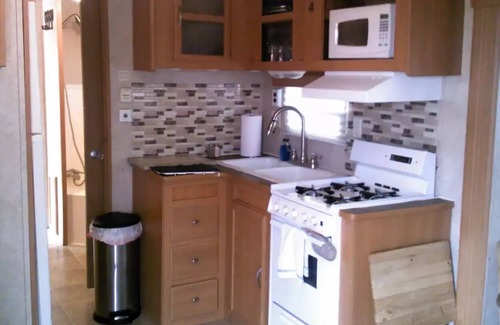Utopia House | StarLight Budget RV