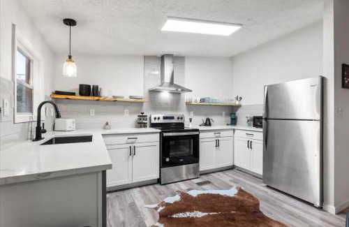 Canyon Lake House | Discover Starlight Horizon K - A Pet-Friendly Retreat
