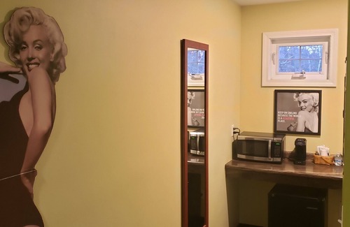 Malletts Bay Hotel | Exceptional Starlight Inn: Family-Friendly with Breakfast