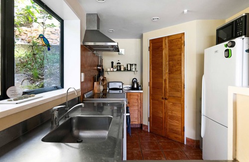 Cable Bay House | Secluded Starlight Cable Bay: Rated 9.8 with Pool & Spa