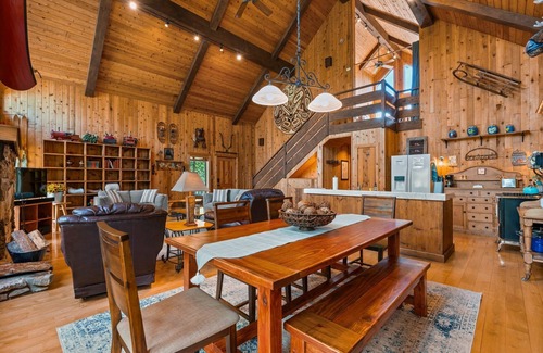 Columbine Lake House | Inviting Cabin with Mountain Views & Pet-Friendly Amenities