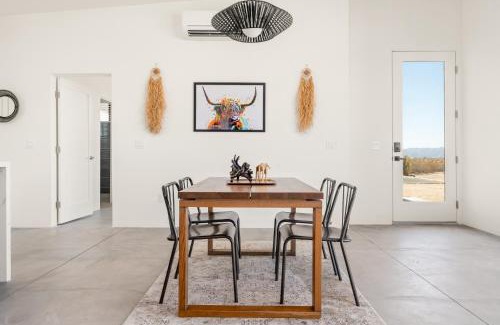 Joshua Tree Villa | Experience Starlit Dunes: Spa, Pool & Endless Views