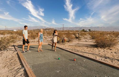 Joshua Tree Villa | Experience Starlit Dunes: Spa, Pool & Endless Views