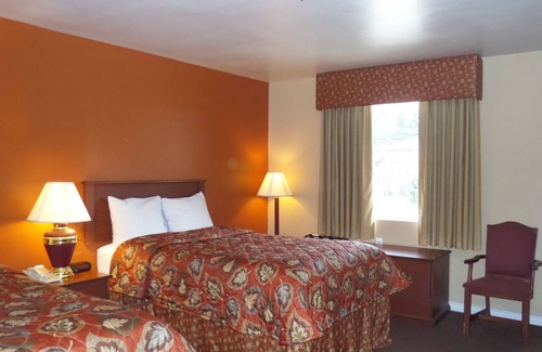 Many Hotel | Budget-Friendly Starlite Motel with Family Amenities