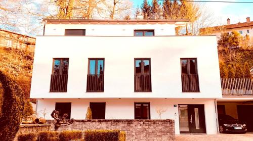 Feldafing Apartment | Seaside Serenity at Starnberger See: Guest Rated 9.4/10