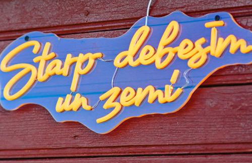 Kraslava Municipality House | Experience Starp debesīm un zemi: Pet-Friendly Beach Oasis