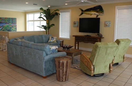 East End House | Starry Night: Family-Friendly Retreat in a Serene Setting