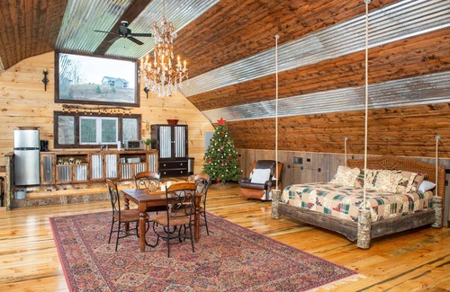 Sugar Grove Cabin | Delightful Starry Nights: Farm Stay with Petting Zoo Fun