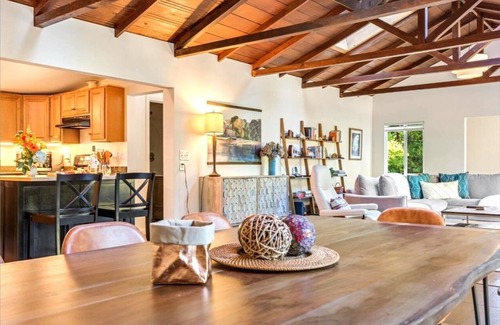 Forest Hills House | Unforgettable Starry Nights: Family Fun Near the River