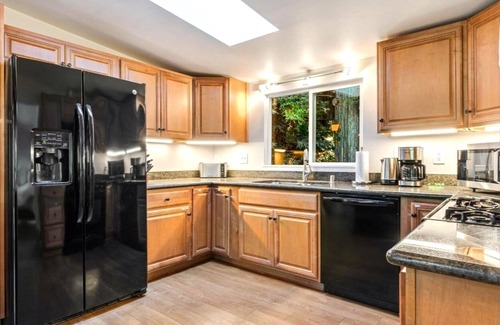 Forest Hills House | Unforgettable Starry Nights: Family Fun Near the River