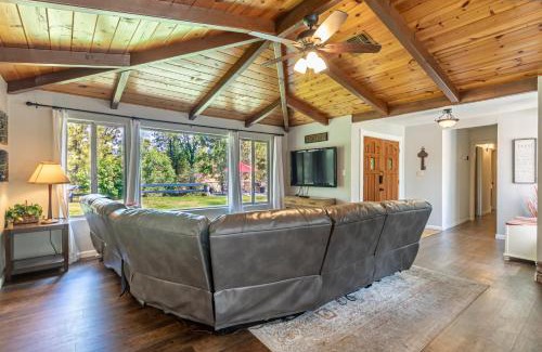 Oakhurst House | Experience Starry Pines: Hot Tub & Pet Friendly Retreat