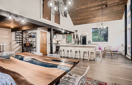 Black Hawk House | Starry Summit 4WD Oasis: Family-Friendly Retreat Awaits