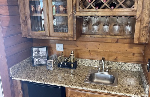 Pottsboro House | Experience Stars on the Water: Game Room & Ocean Views
