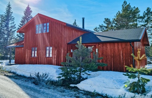 Øvre Ramse House | Discover a Cozy Cottage for Your Fishing Getaway by Tovdalsåna