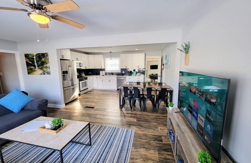 Ottawa House | Dog-Friendly Starved Rock Retreat with Game Room & King Bed