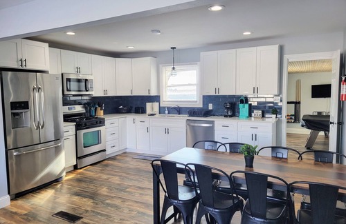 Ottawa House | Dog-Friendly Starved Rock Retreat with Game Room & King Bed