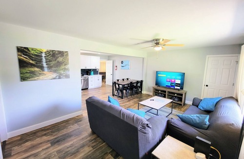 Ottawa House | Dog-Friendly Starved Rock Retreat with Game Room & King Bed