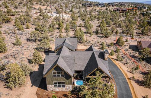 Powell Butte House | Exceptional Starview at Brasada Ranch Resort with Hot Tub