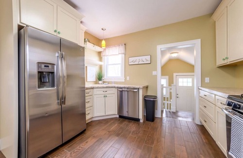 Alpena House | State Ave|Beach|King Beds|Central AC