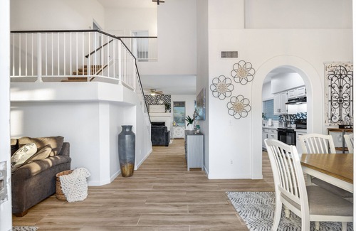 Garden Lakes House | Prime Location Near State Farm Stadium & Westgate District
