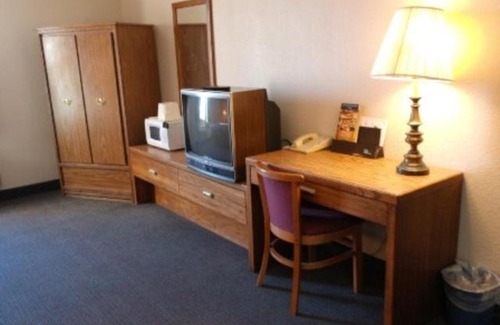 Maugansville Hotel | Pet-Friendly Comfort at State Line Inn for Your Family Stay