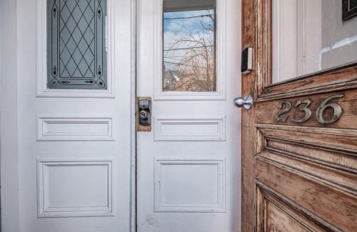 Parkside Apartment | State of Charm - Historic West End Haven