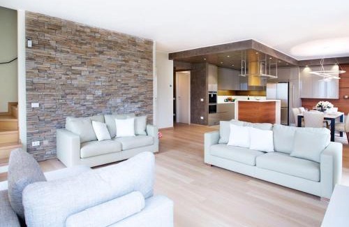 Sala Comacina Apartment | Exquisite Lake View Suite with Pool & Hot Tub Amenities