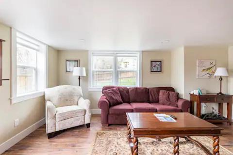 Pullman Apartment | State Street Cottage, Suite 1 - Family-Friendly Retreat