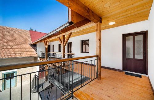 Chotenov Apartment | Family-Friendly Retreat at Statek Biobýt with Kitchen Access