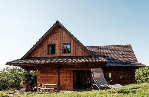 Valasska Bystrice Apartment | Tranquil Statek Humenec: Pet-Friendly Retreat by the Forest
