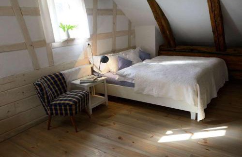Dolni Zandov House | Discover Statek Salajna: Pet-Friendly Family Retreat