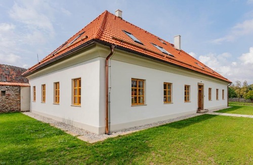 Nove Chalupy Apartment | Discover Statek U Medvěda: Pet-Friendly Oceanfront Retreat