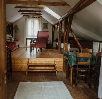 Turnov Apartment | Top-Rated Statek Veberovi: Family & Pet Friendly Retreat