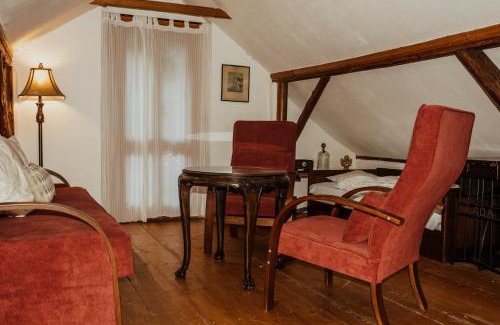 Turnov Apartment | Top-Rated Statek Veberovi: Family & Pet Friendly Retreat