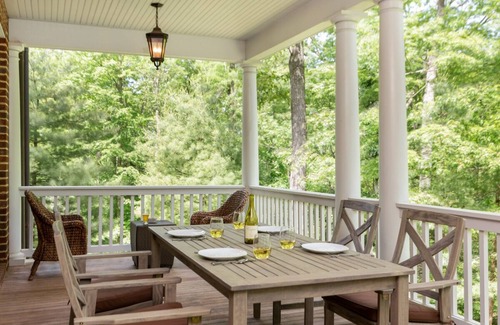 Hot Springs House | Experience Pet-Friendly Luxury with Pool Table & WiFi