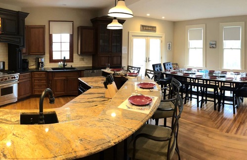 Tiverton House | Elegant Victorian Retreat with Panoramic Ocean Views