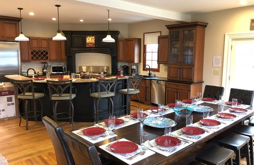 Tiverton House | Elegant Victorian Retreat with Panoramic Ocean Views
