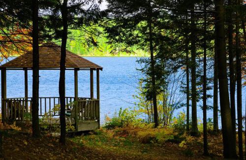 Lac du Flambeau House | Discover Statenaker Point: A Pet-Friendly 4-Star Retreat