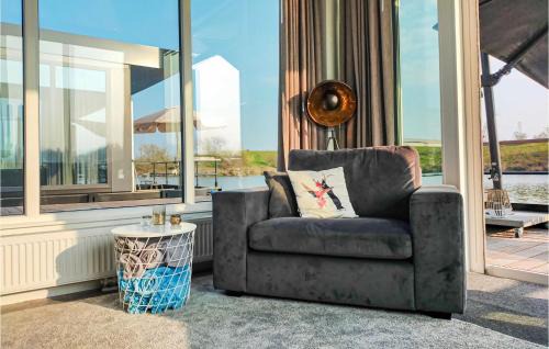 Ohe en Laak Boat Rental | Experience Statendam 12 Oh Laak: Family-Friendly Retreat