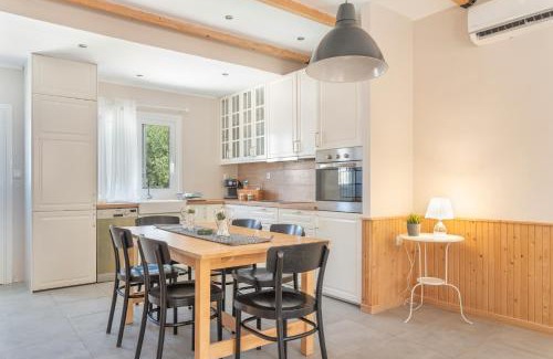 Exanthia House | Stathis Home