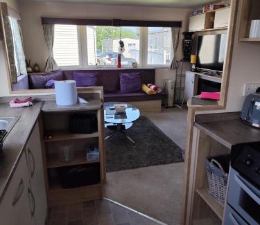 Prestonpans Resort | Family-Friendly G & M Static Caravan in Edinburgh with Pool