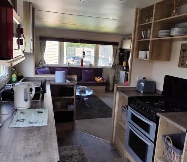 Prestonpans Resort | Family-Friendly G & M Static Caravan in Edinburgh with Pool