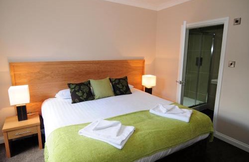 Aberfeldy House | Top-Rated Station House with Breakfast & Hot Tub Access