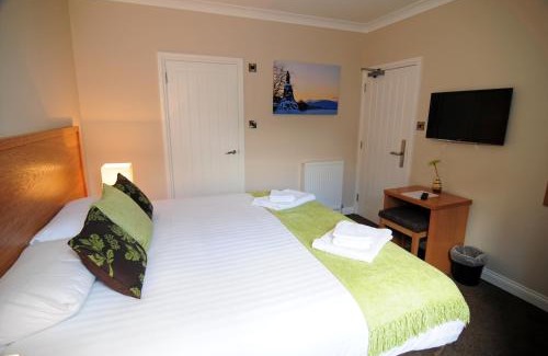 Aberfeldy House | Top-Rated Station House with Breakfast & Hot Tub Access
