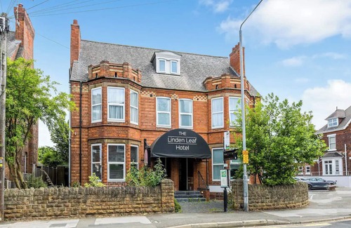 Beeston Hotel | Modern 1-Bedroom Flat on Station Road - Family-Friendly Stay
