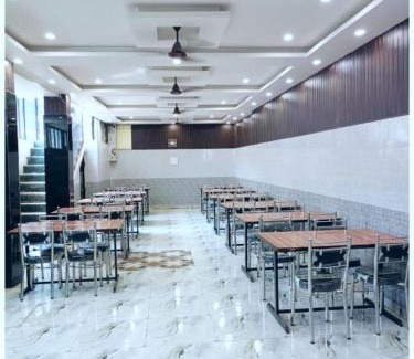 Dewas Hotel | Station View HOTEL KMP near railway station and temple